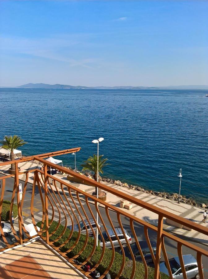 Elegant Apartment With Sea View In Porto Santo Stefano 89 M² Екстериор снимка